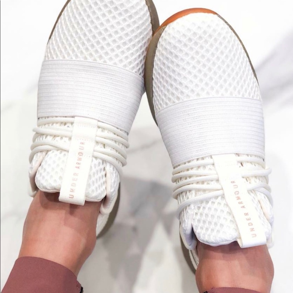 BRAND NEW!! Under Armour Breathe Lace X NM